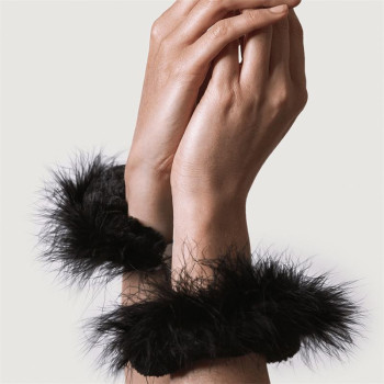 Cuffs Metal and Feathers Black