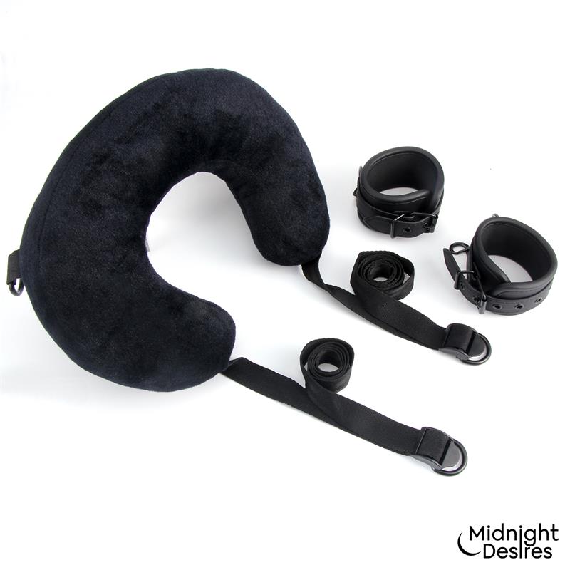 Restraint Set with Neck Pillow