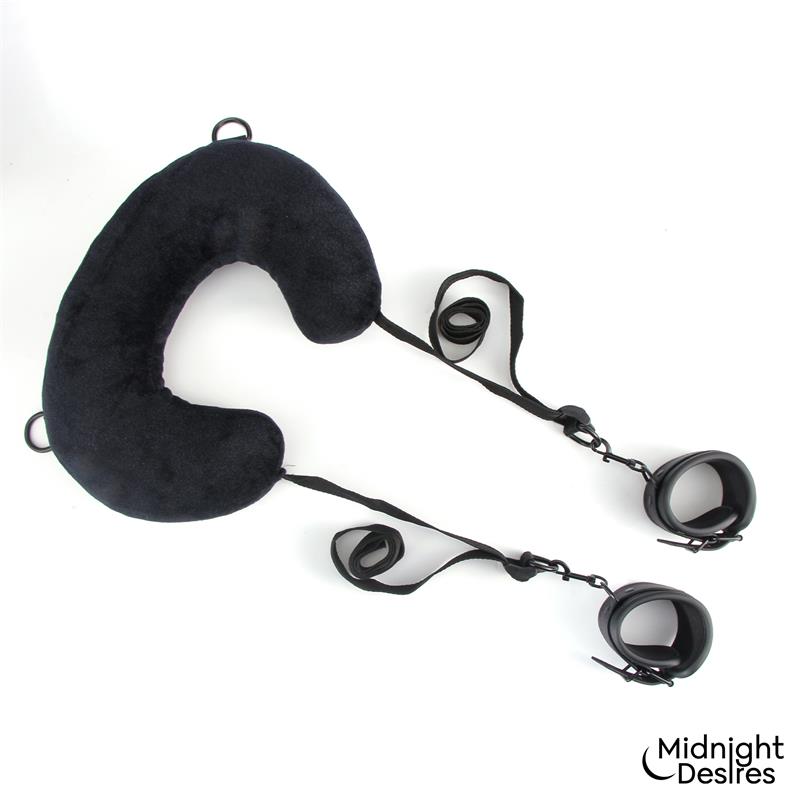 Restraint Set with Neck Pillow