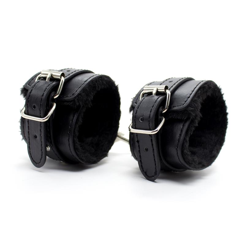  Fur Lined Adjustable Handcuffs 30 cm Black